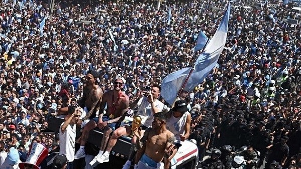 Lý do đội tuyển Argentina hủy lễ diễu hành ăn mừng chức vô địch World Cup 2022