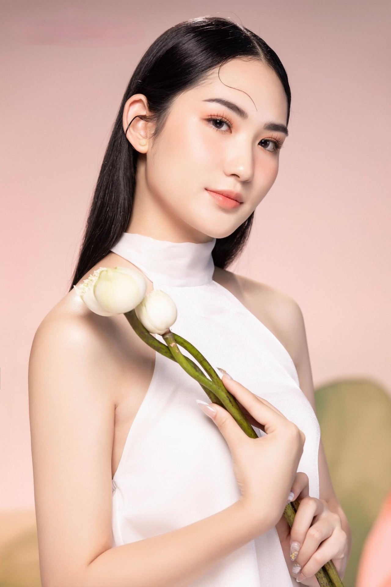 Nữ sinh 1,76 m từng bị miệt thị 'cao, xấu' thi Hoa hậu Việt Nam 2022