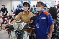 Giá xăng giảm về mức thấp nhất hơn 1 năm, chưa tới 20.000 đồng/lít