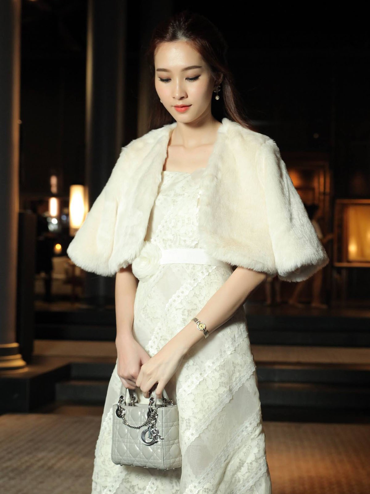 Khám phá bộ sưu tập túi hàng hiệu nhỏ xinh của Hoa hậu Việt Nam 2012 Đặng Thu Thảo