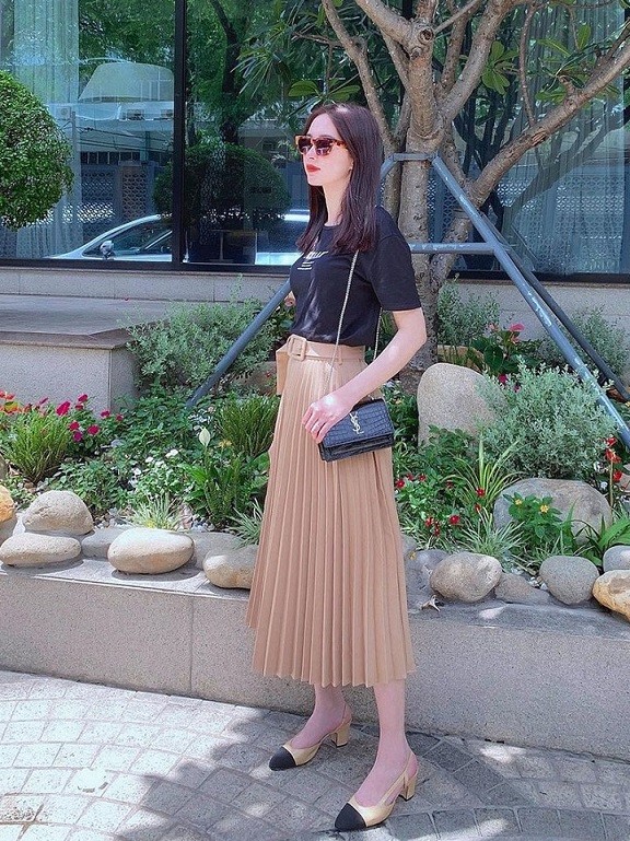 Khám phá bộ sưu tập túi hàng hiệu nhỏ xinh của Hoa hậu Việt Nam 2012 Đặng Thu Thảo