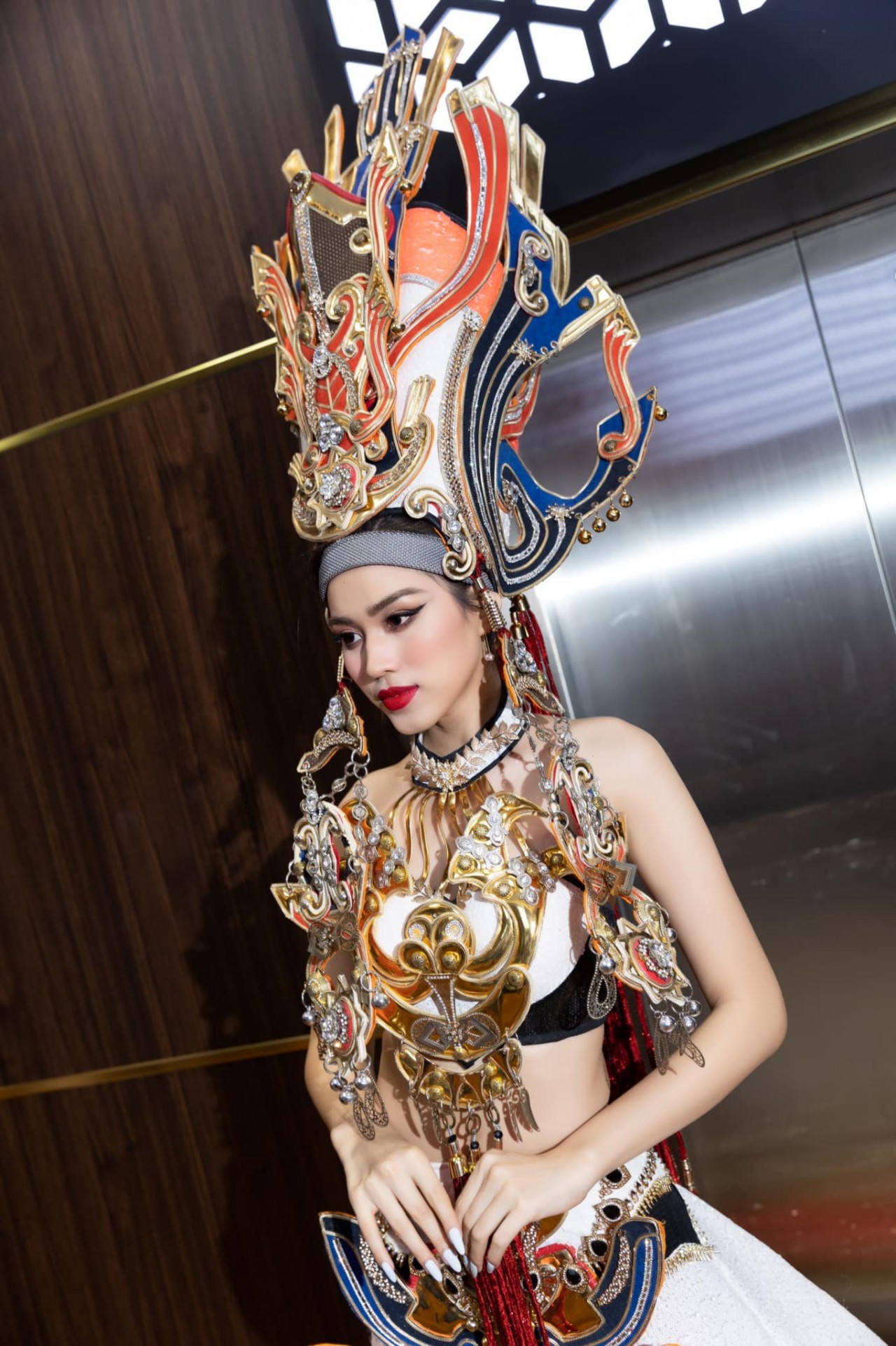 Đỗ Thị Hà 'xả' ảnh nét căng cuối nhiệm kỳ Hoa hậu Việt Nam