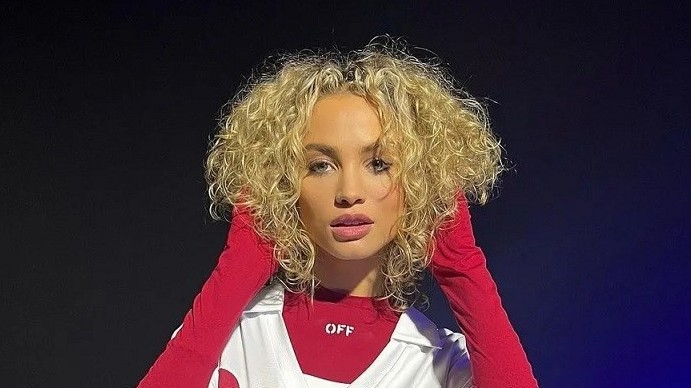 Kylian Mbappe hẹn hò siêu mẫu tóc vàng