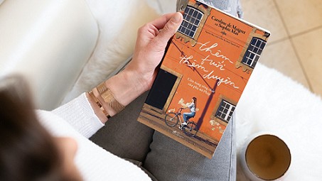 ‘Thêm tuổi thêm duyên’ – cẩm nang giúp phụ nữ vượt qua khủng hoảng tuổi trung niên