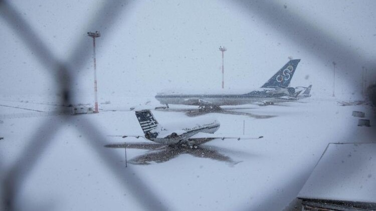 Mỹ: Ngành giao thông đứng trước 'sức ép lớn', hàng nghìn chuyến bay bị hủy dịp lễ Giáng sinh