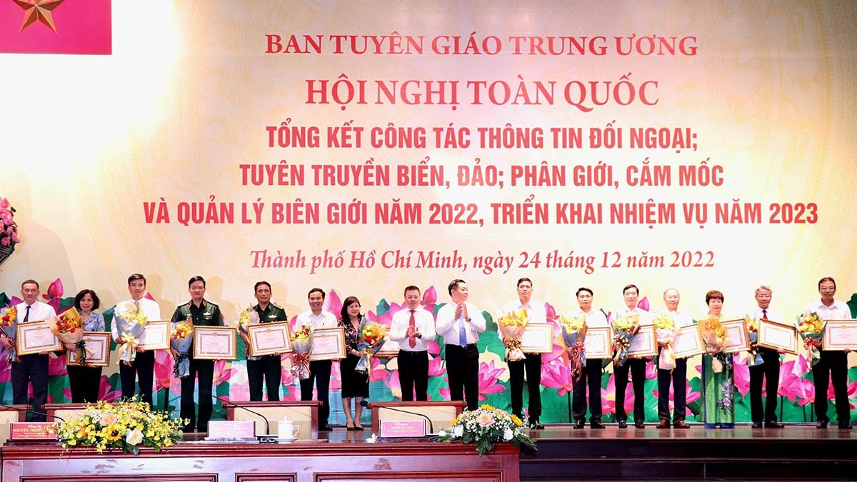 Tiếp tục xem công tác thông tin đối ngoại, tuyên truyền về biển, đảo, biên giới là mặt trận quan trọng