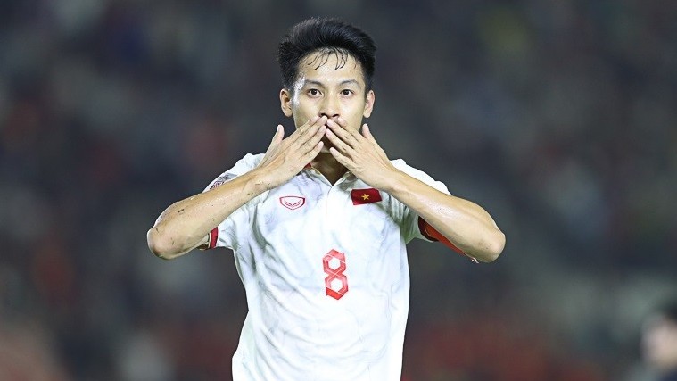 Tiểu sử tiền vệ Đỗ Hùng Dũng