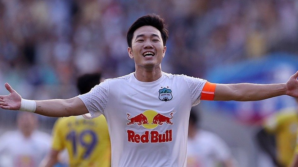 Tiểu sử tiền vệ Lương Xuân Trường