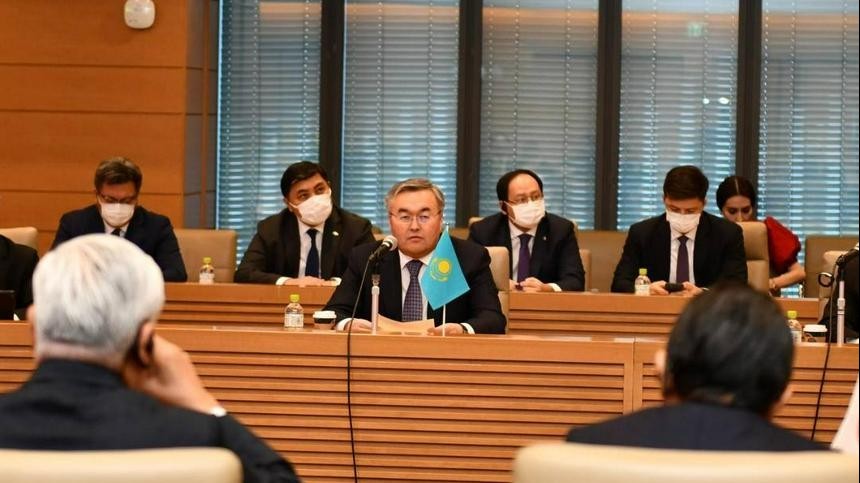 Kazakhstan kêu gọi Nga, Ukraine ngồi vào bàn đàm phán