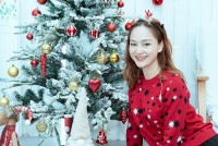 Sao Việt: Hoa hậu Tiểu Vy đẹp ma mị, Trấn Thành tình tứ với bà xã Hari Won