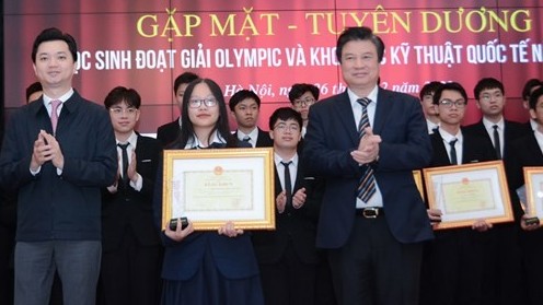 Bộ GD&ĐT tuyên dương 33 học sinh đoạt giải Olympic và khoa học quốc tế 2022