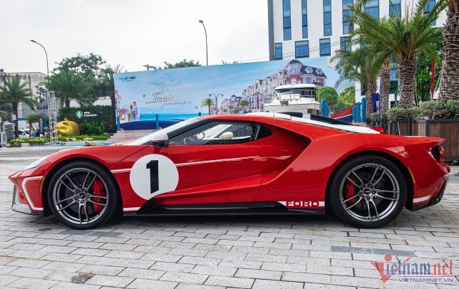 Cận cảnh Ford GT bản 67 Heritage Edition trị giá 60 tỷ tại Việt Nam