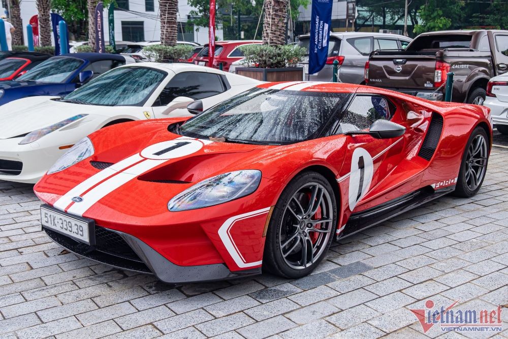 Cận cảnh Ford GT bản 67 Heritage Edition trị giá 60 tỷ tại Việt Nam