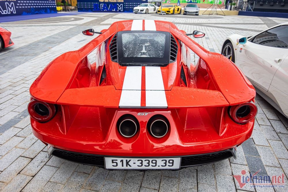 Cận cảnh Ford GT bản 67 Heritage Edition trị giá 60 tỷ tại Việt Nam