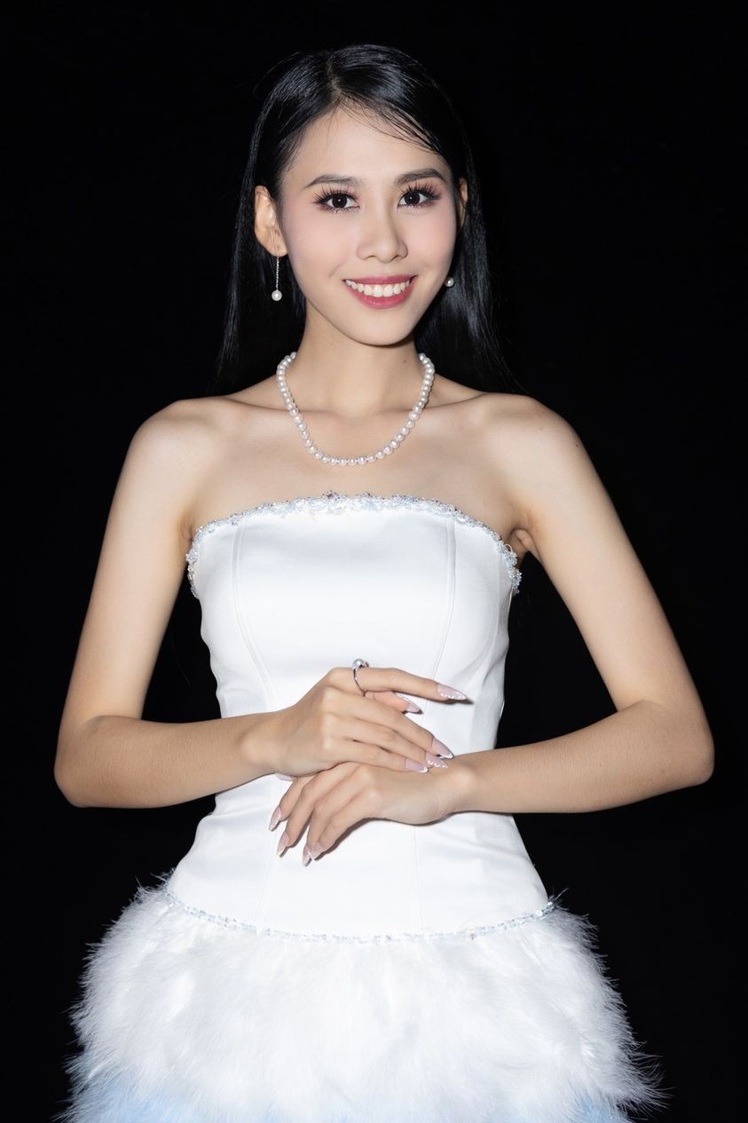 Á hậu Lê Nguyễn Ngọc Hằng