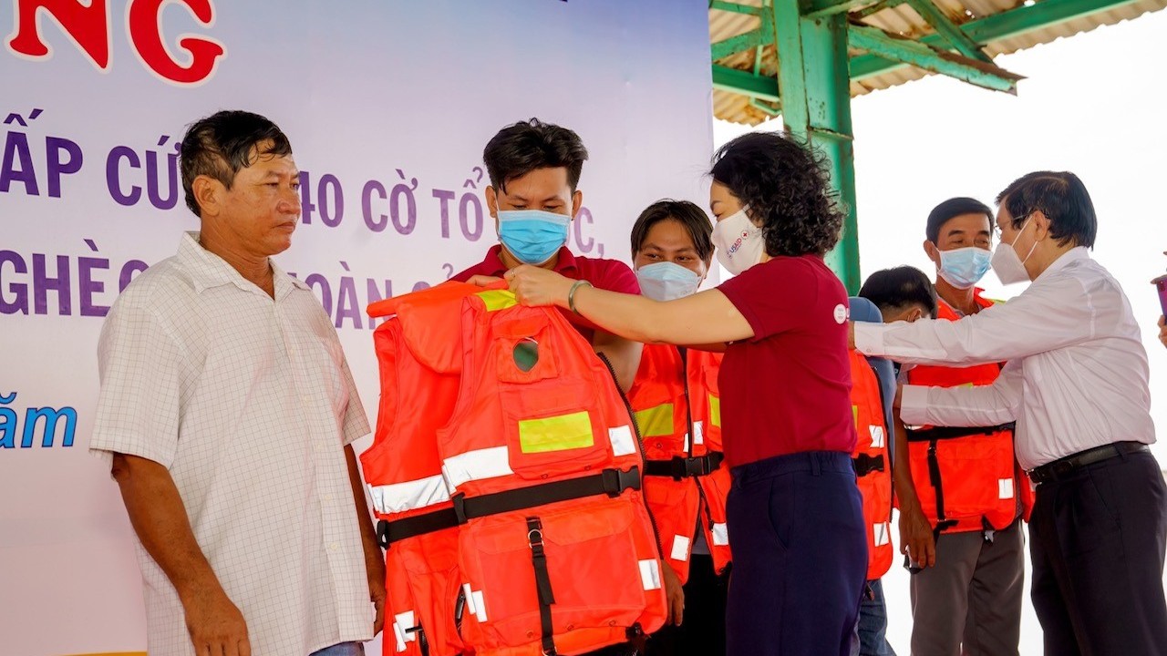 Cải thiện điều kiện lao động, an toàn và sinh kế cho ngư dân nghèo