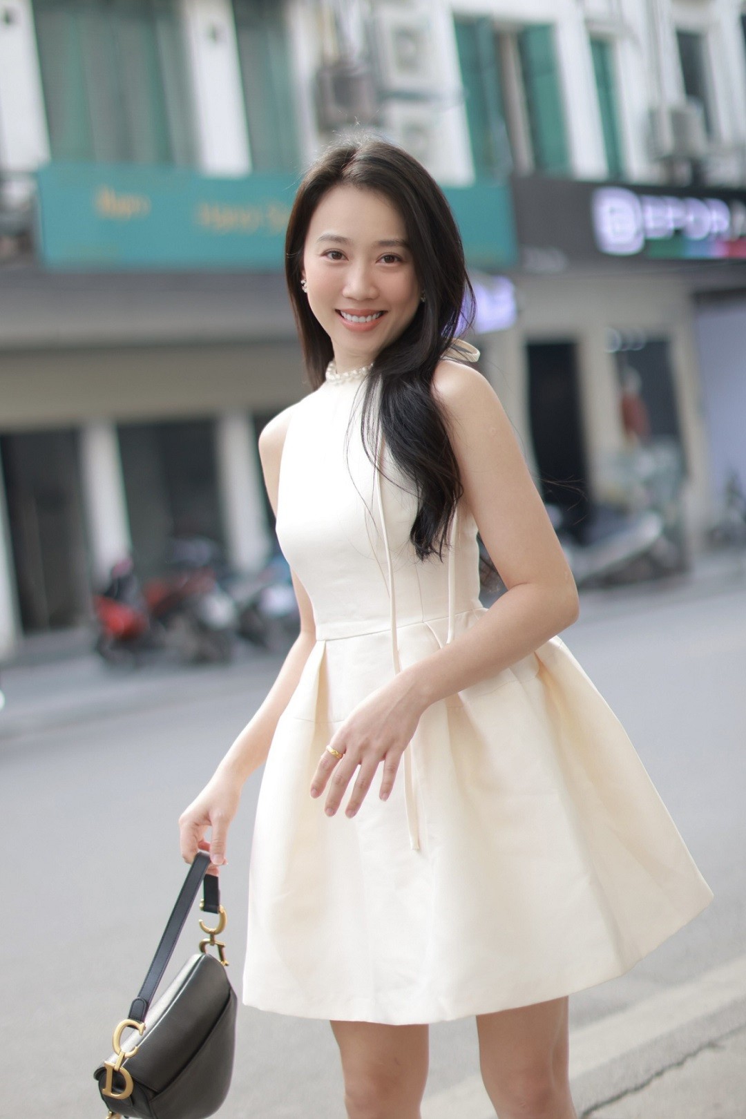 Hành trình công lý: Phong cách váy áo tiểu thư khi vào vai con nhà giàu của diễn viên Dương Hồng Loan Hành trình công lý: Phong cách váy áo tiểu thư khi vào vai con nhà giàu của diễn viên Dương Hồng Loan