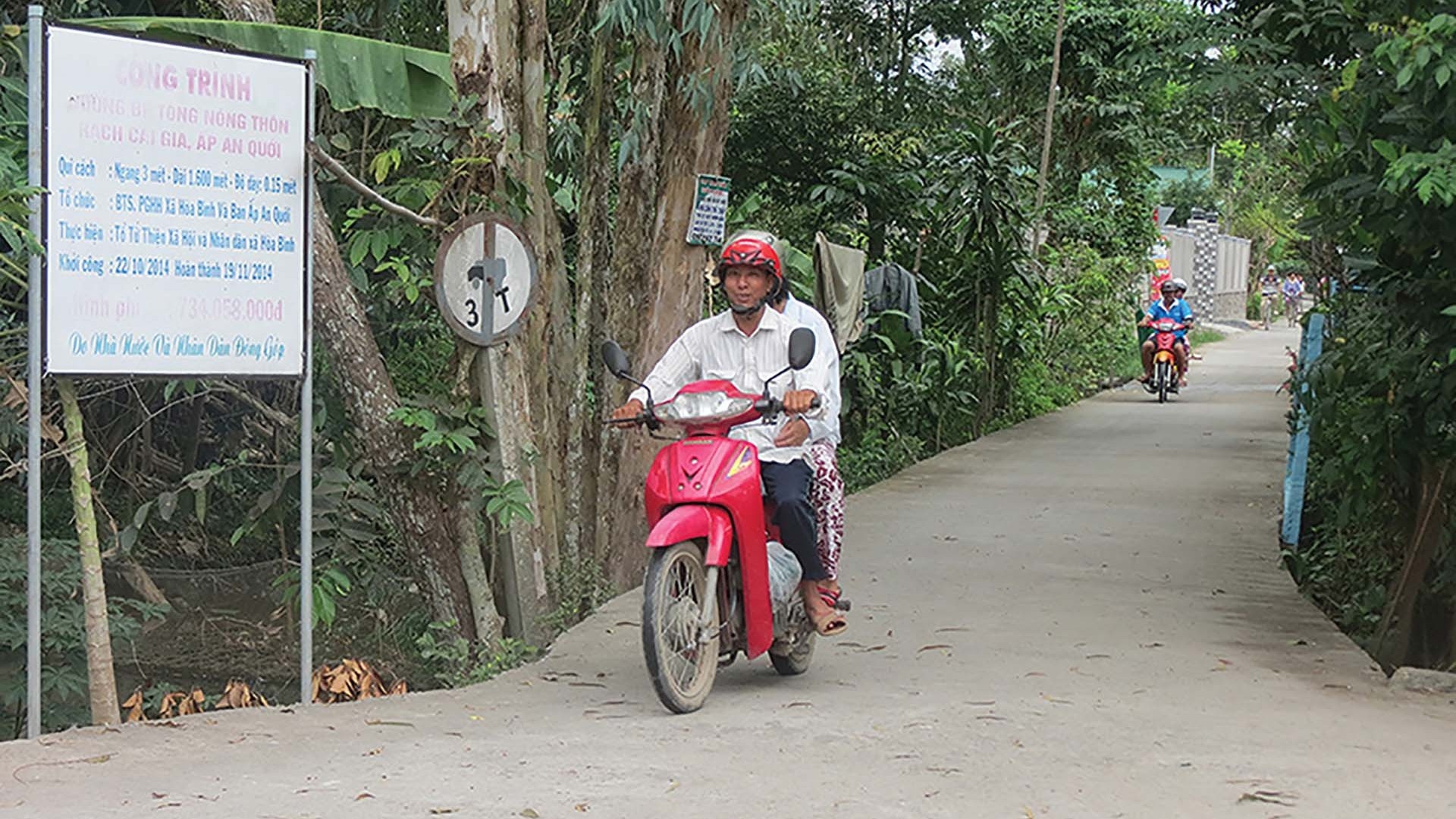 An Giang: Tín đồ Phật giáo Hòa Hảo tham gia xây dựng nông thôn mới