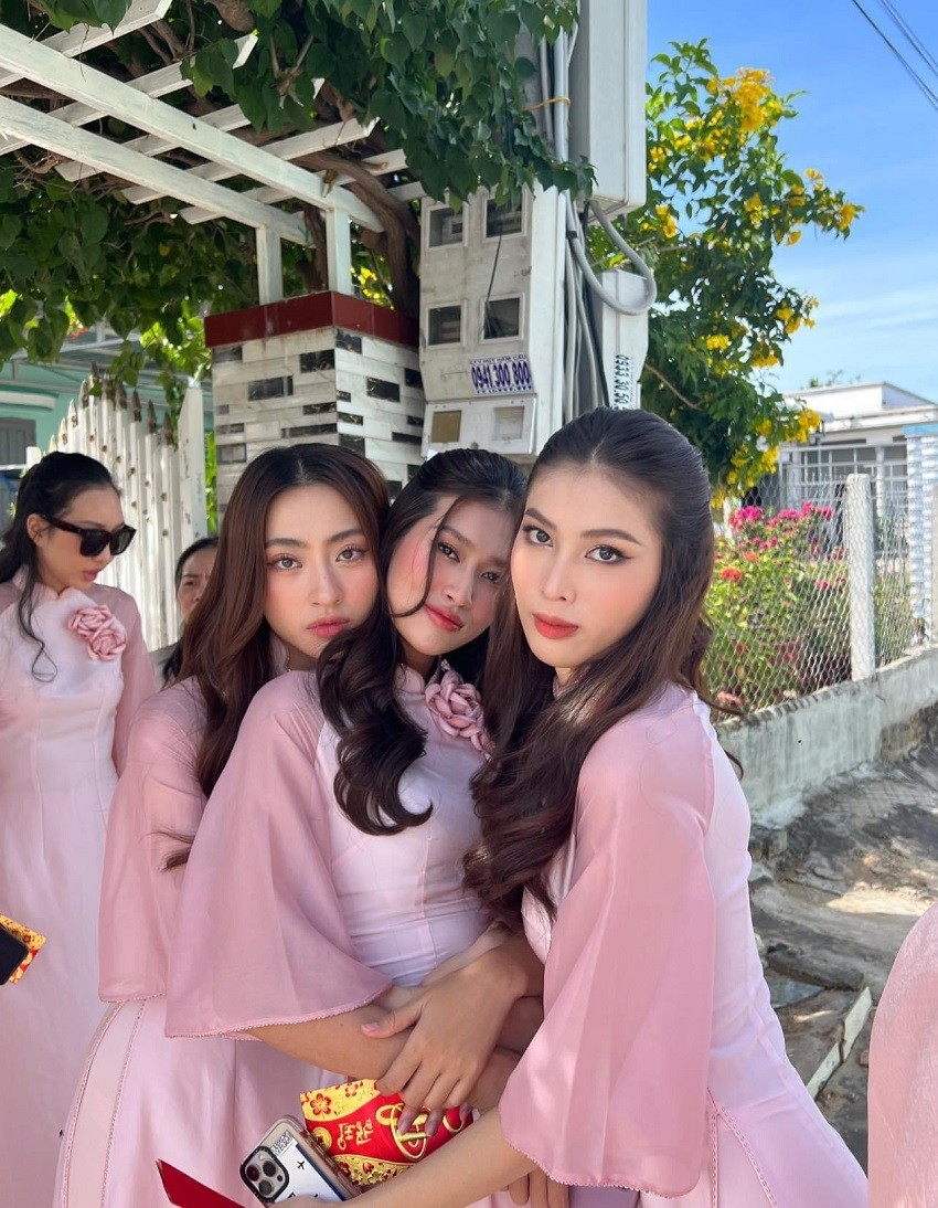 Mai Phương Thúy làm phù dâu 'đọ sắc' Lương Thuỳ Linh