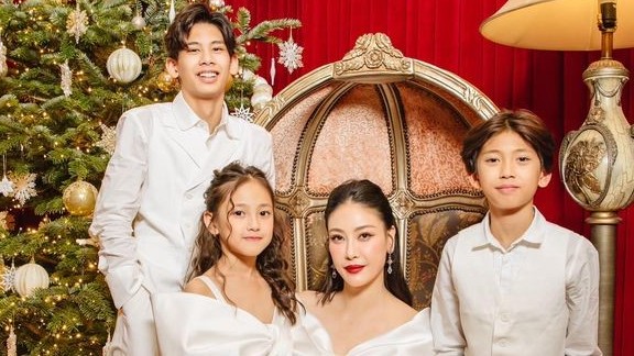 Sao Việt: Hà Kiều Anh đẹp quý phái, Thanh Sơn 'tình tứ' bên Khả Ngân...