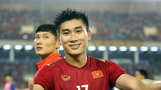 Tiểu sử tiền đạo Nhâm Mạnh Dũng