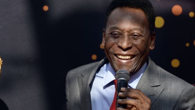 Huyền thoại bóng đá Pele qua đời ở tuổi 82