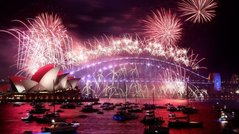 Tăng Thanh Hà và ông xã đón năm mới ở Australia