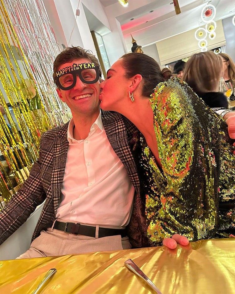 Các huyền thoại sân cỏ chào năm mới