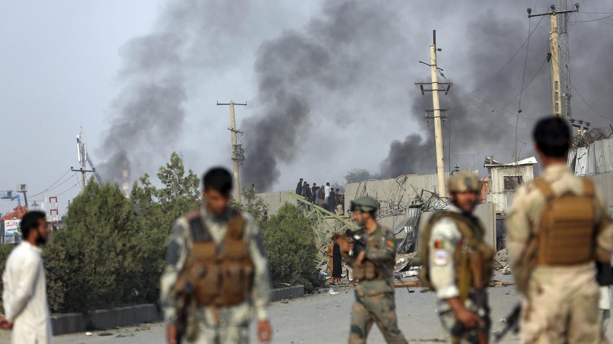 Afghanistan: Nổ lớn ngoài sân bay Kabul, nhiều người thương vong