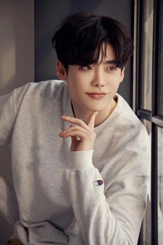 Hé lộ chuyện tình của ‘em gái quốc dân’ IU và Lee Jong Suk Hé lộ chuyện tình của ‘em gái quốc dân’ IU và Lee Jong Suk