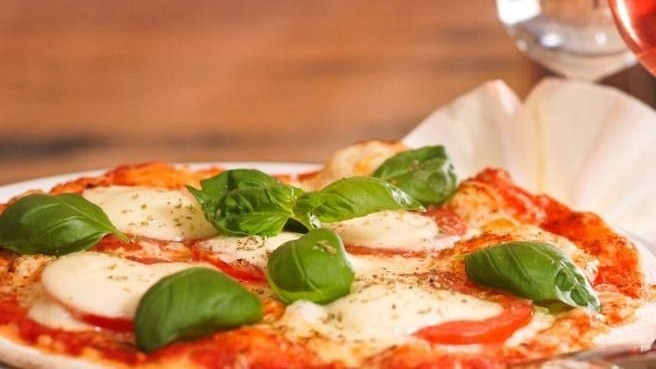 Điểm tin thế giới sáng 3/1: Tổng thống Philippines thăm Trung Quốc, ẩm thực Italy đầu bảng, va chạm máy bay ở Australia