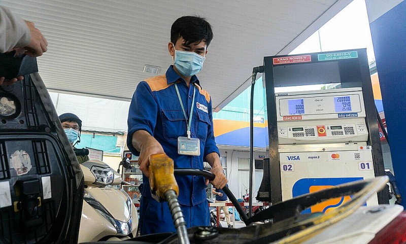 Giá xăng dầu hôm nay 3/1: Kinh tế thế giới xám xịt, giá dầu dự kiến tăng nhẹ; hôm nay giá xăng trong nước sẽ tăng mạnh? Giá xăng dầu hôm nay 3/1: Kinh tế thế giới xám xịt, giá dầu dự kiến tăng nhẹ; hôm nay giá xăng trong nước sẽ tăng mạnh?