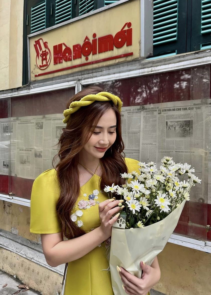 Sắc vóc Nữ diễn viên ấn tượng VTV Awards 2022 Phan Minh Huyền