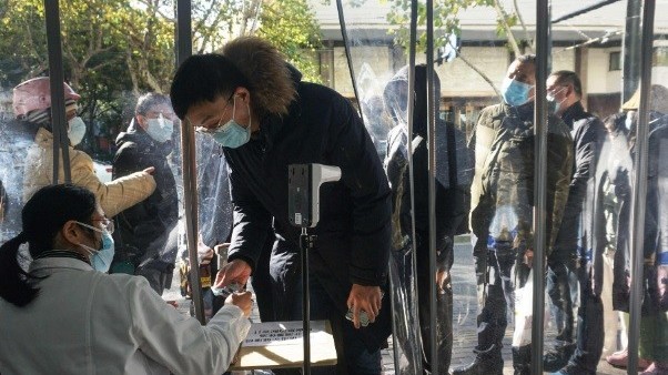 Covid-19: Bị Trung Quốc 'phàn nàn' về quy định nhập cảnh, Mỹ-EU đáp lời