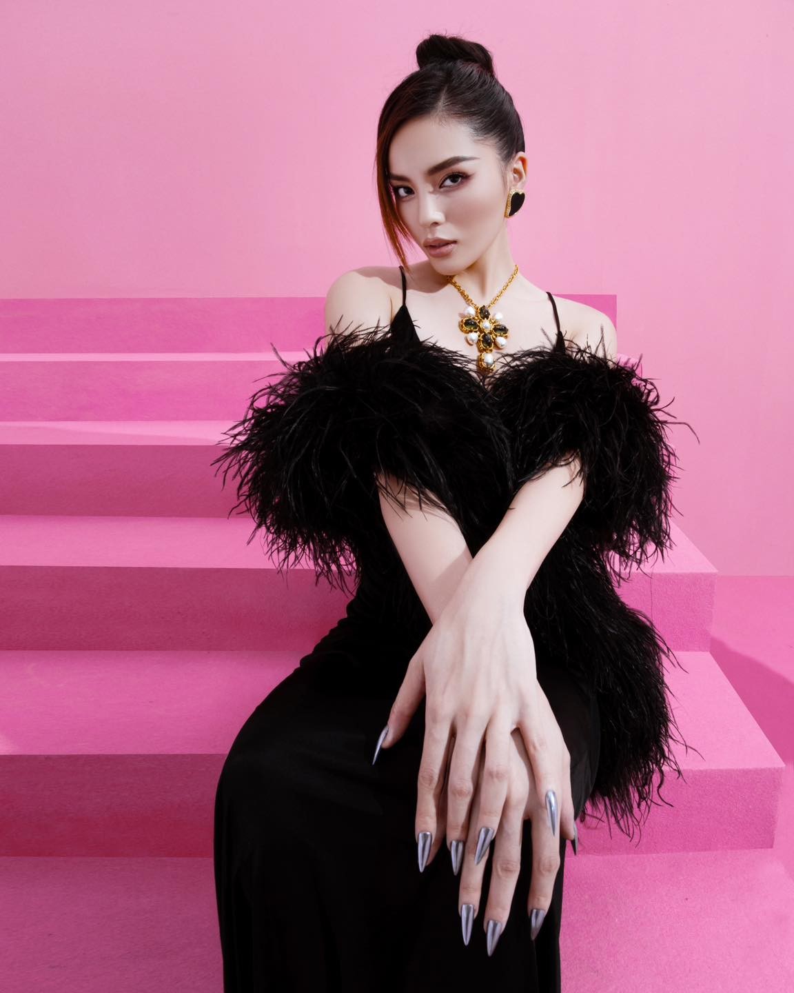 Kỳ Duyên, Minh Triệu nóng bỏng trong bộ ảnh mới