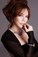 Sao Việt: Lý Nhã Kỳ đăng ảnh gợi cảm, Hoa hậu Ngọc Châu tự tin, xinh đẹp