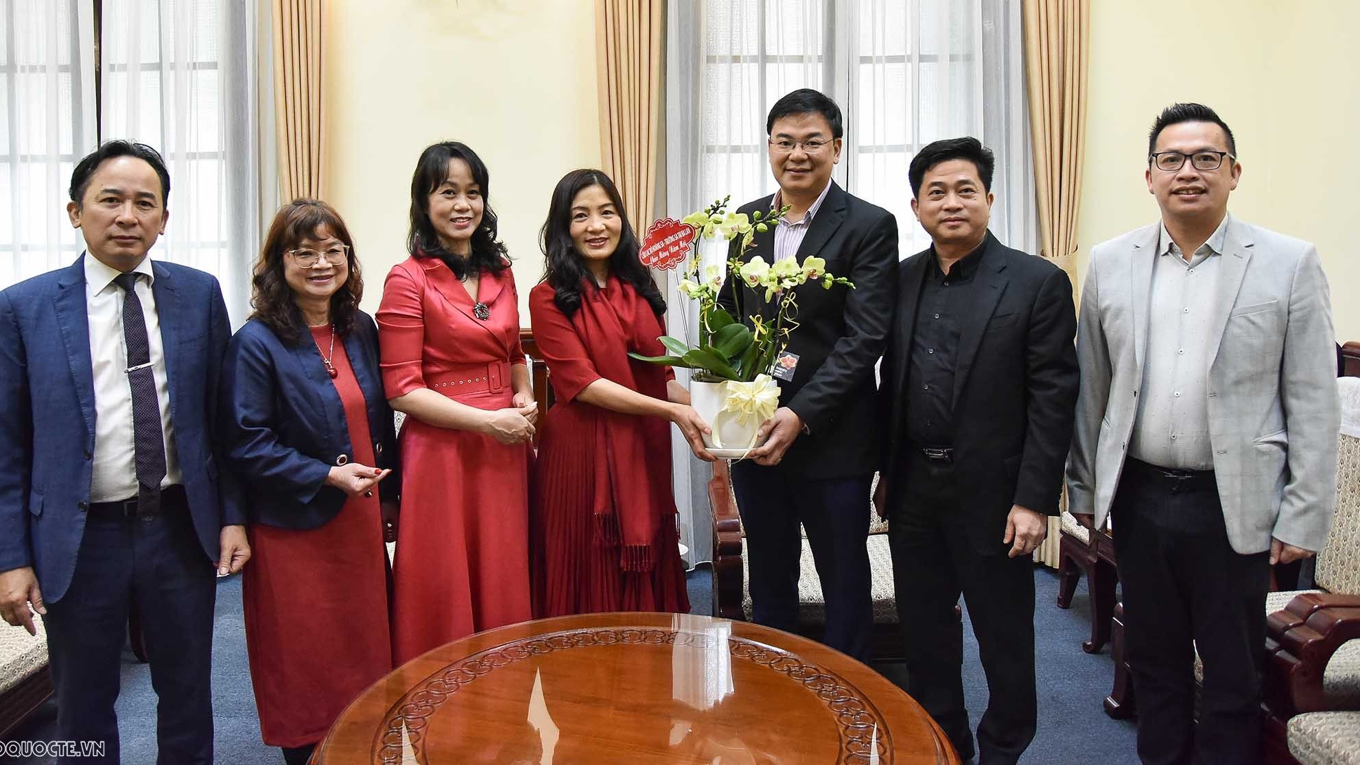 Thứ trưởng Phạm Quang Hiệu tiếp Câu lạc bộ Hoàng Sa-Trường Sa tại Ba Lan