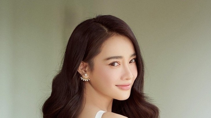 Nhã Phương xinh hơn với gu thời trang sang trọng