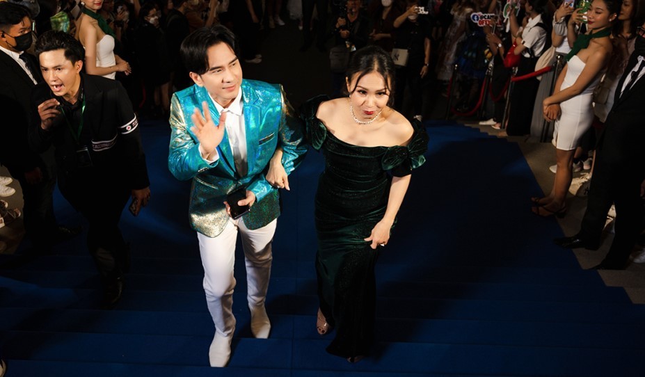 Dàn sao Việt 'đổ bộ' tại thảm đỏ trao giải Làn sóng xanh