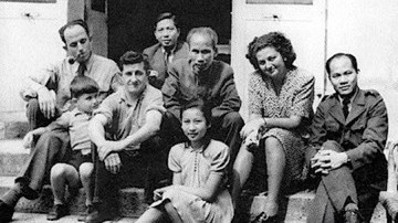 Lịch sử là quá khứ hướng tới tương lai*