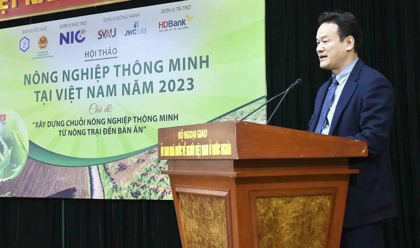 Tri thức người Việt hiến kế làm nông nghiệp thông minh