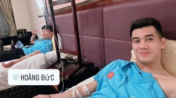 Đội tuyển Việt Nam di chuyển 12 tiếng về Hà Nội, nhiều cầu thủ bị mất sức