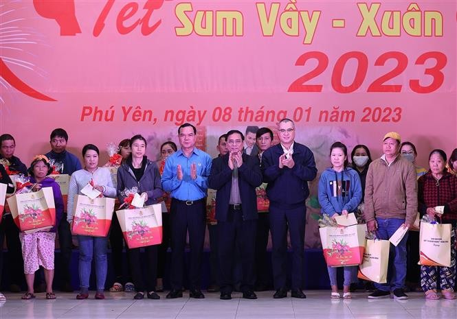 Thủ tướng Phạm Minh Chính dự Chương trình ‘Tết Sum vầy - Xuân gắn kết’ năm 2023. (Nguồn: TTXVN)
