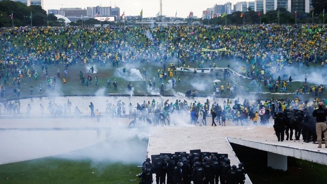 Brazil: Tân Tổng thống ban bố tình trạng khẩn cấp