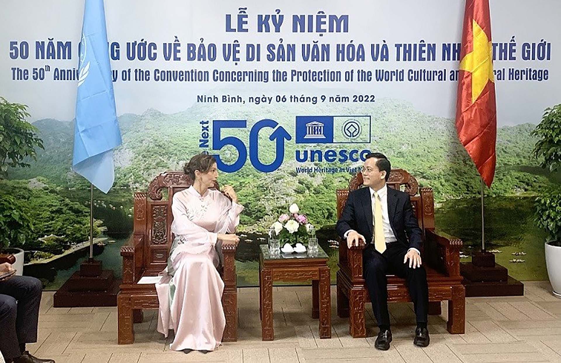 Chủ tịch Ủy ban Quốc gia UNESCO Việt Nam, Thứ trưởng Ngoại giao Hà Kim Ngọc trao đổi với Tổng giám đốc UNESCO Audrey Azoulay. (Ảnh: Trọng Vũ) Chủ tịch Ủy ban Quốc gia UNESCO Việt Nam, Thứ trưởng Ngoại giao Hà Kim Ngọc trao đổi với Tổng giám đốc UNESCO Audrey Azoulay. (Ảnh: Trọng Vũ)