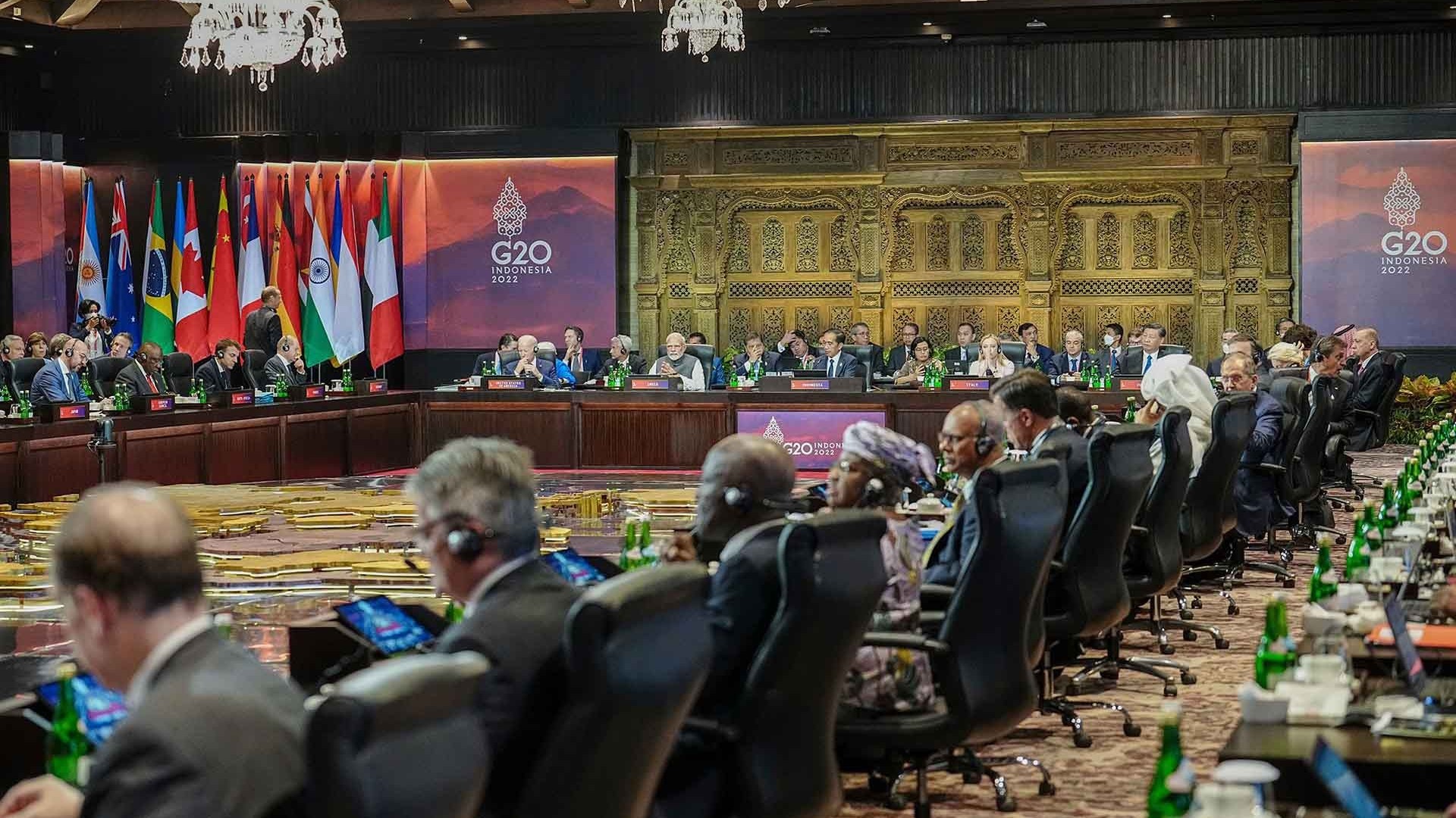 Thế giới khép lại năm 2022, mở ra bức tranh 2023 nhiều màu sắc mới