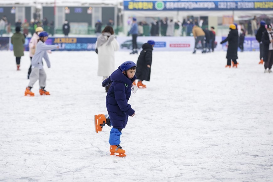 Hàn Quốc: Lễ hội câu cá trên mặt băng Hàn Quốc: Lễ hội câu cá trên mặt băng