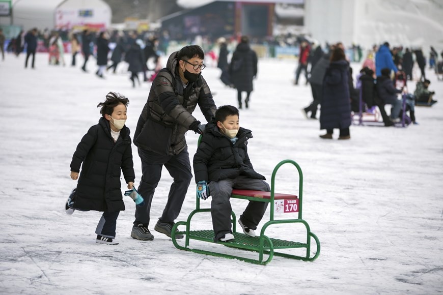 Hàn Quốc: Lễ hội câu cá trên mặt băng Hàn Quốc: Lễ hội câu cá trên mặt băng