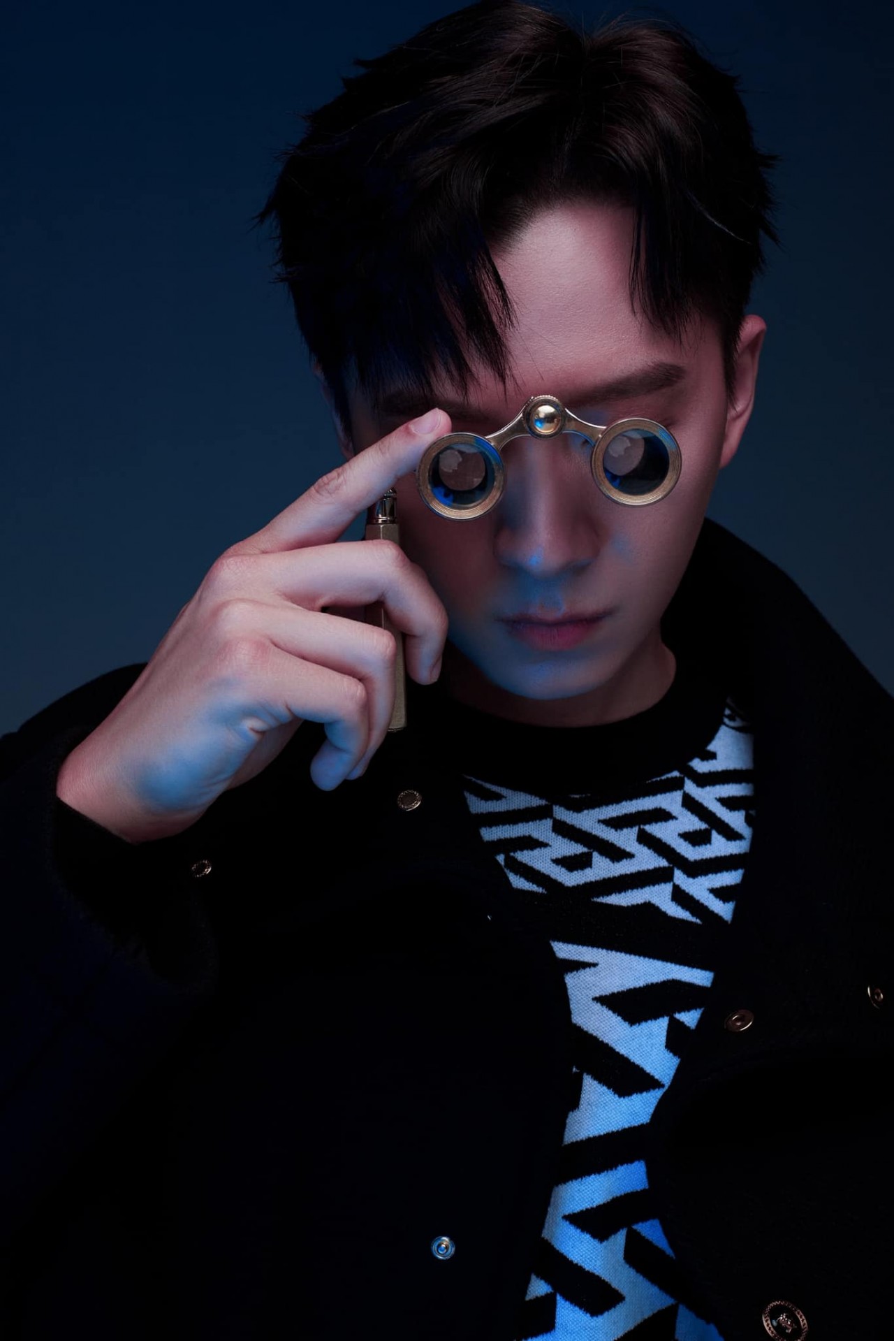 Ngô Kiến Huy đăng ảnh lịch lãm