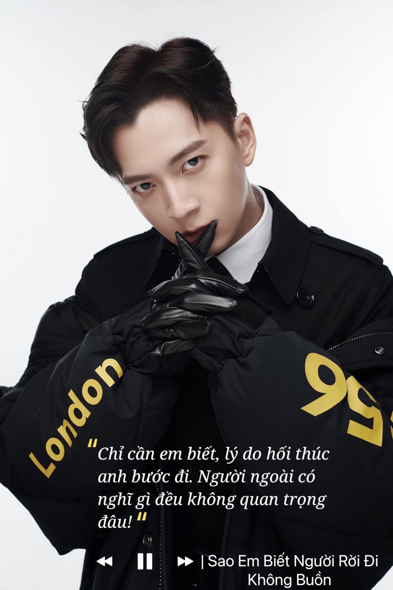 Ngô Kiến Huy đăng ảnh lịch lãm